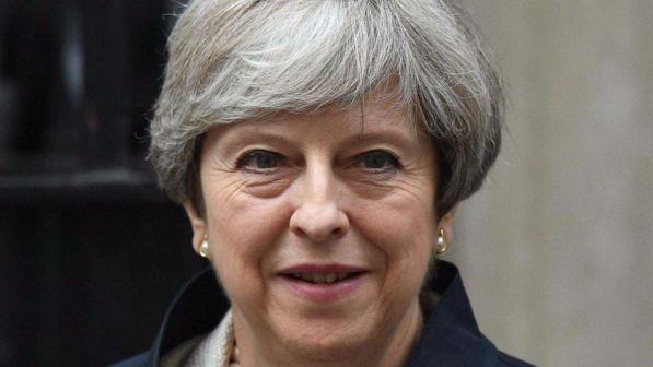 I media britannici: "Sventato un attentato dell'Isis a Theresa May"