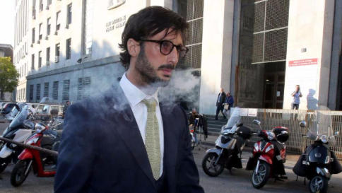 Fabrizio Corona può tornare a casa Lascia la comunità di don Mazzi