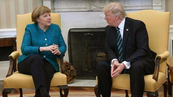 Trump, Casa Bianca: mancata stretta di mano a Merkel è un malinteso