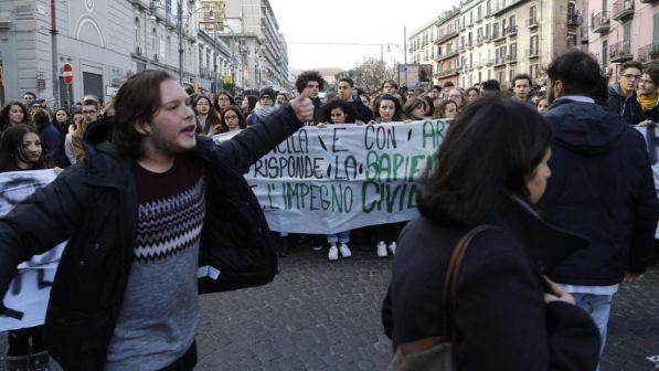 Napoli, 17enne accoltellato: lunedì Arturo tornerà a scuola