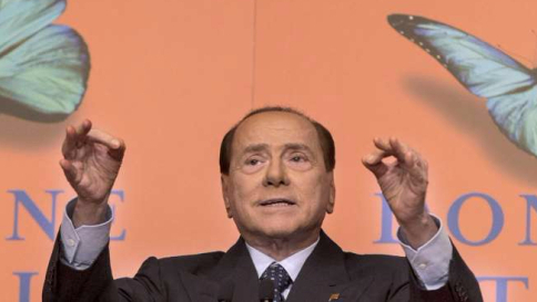 Roma, Berlusconi: "Trionferà Bertolaso e daremo un avviso di sfratto a Renzi"