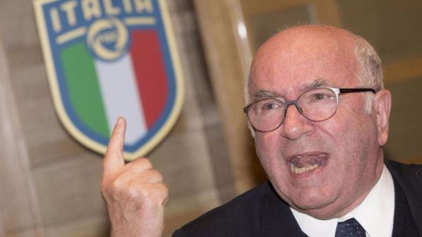Nuova bufera su Tavecchio, una donna lo accusa di molestie