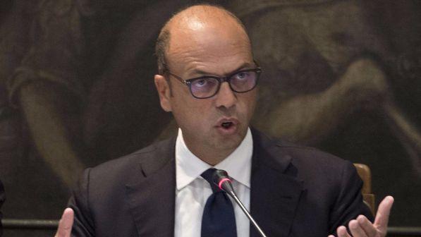 Alfano: "Anche se alleati non voteremo il candidato premier del Pd"