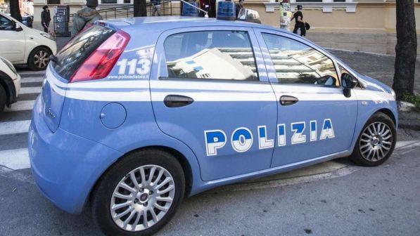 Palermo, telecamera nel bagno delle donne in un negozio d ... Palermo, telecamera nel bagno delle donne in un negozio d ...