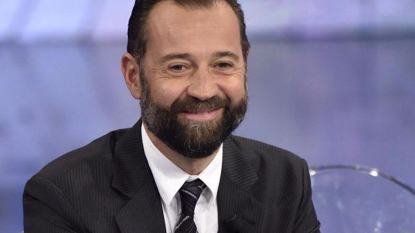 Fabio Volo a Maria De Filippi: "Invitami ad Amici, farò leggere i ragazzi"