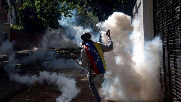 Venezuela, paramedico ucciso durante proteste a Maracaibo