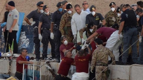 Immigrazione, l'Onu lancia l'allarme: "Record di migranti nel Mediterraneo"
