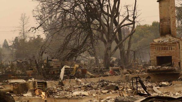 Incendi in California: il bilancio delle vittime sale a 29