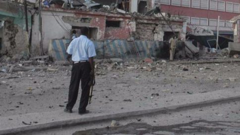 Somalia, Al Shabaab attacca ristorante di Mogadiscio: almeno venti le vittime