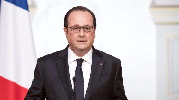 Sparatoria sugli Champs Elysees, Hollande: è terrorismo