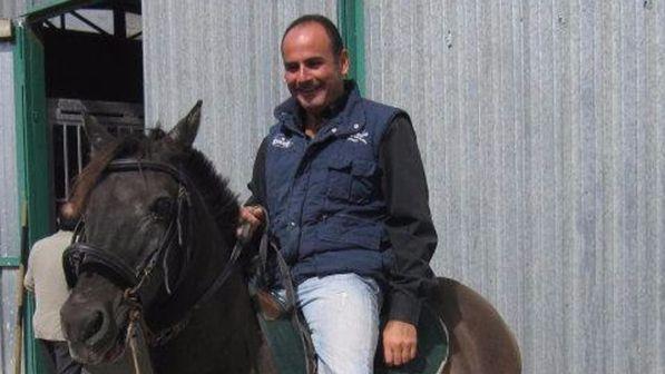 Enna, commerciante d'auto 48enne ucciso davanti a casa