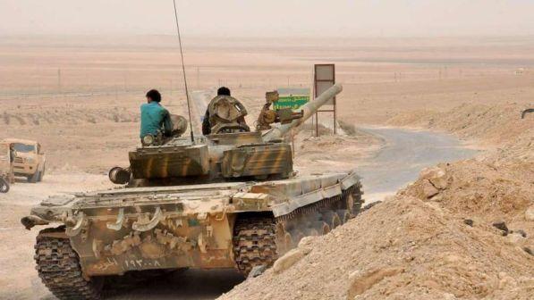Siria, l'esercito di Damasco prepara offensiva contro Isis a sud