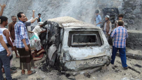 Attentato in Yemen, uccisi il governatore di Aden e sei guardie del corpo: l'Isis rivendica