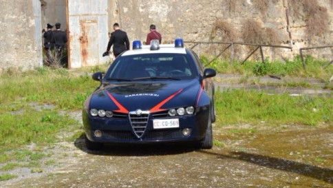 Giallo a Pisa, 20enne trovato morto sul prato di piazza del Duomo