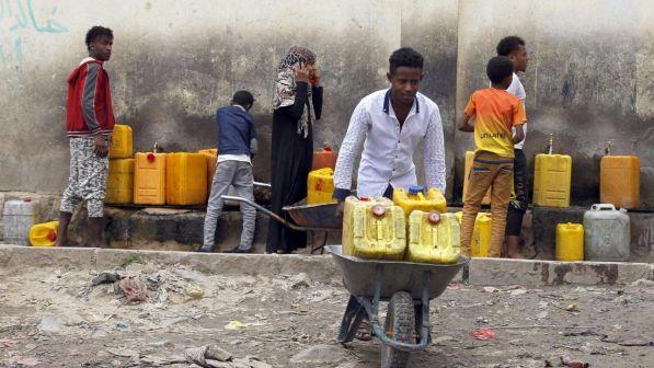 Yemen, coalizione saudita continua a bloccare aiuti umanitari