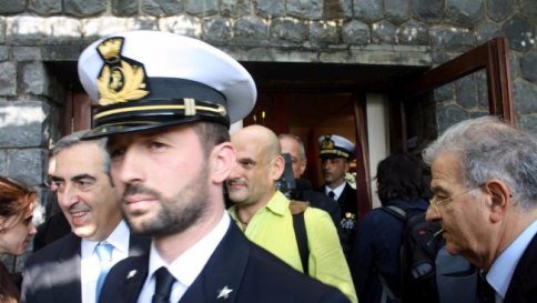 Marò, emergono nuove manipolazioni indiane: rotte, proiettili e autopsia