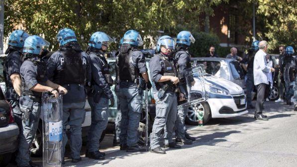 Roma,tafferugli tra manifestanti e agenti davanti al Miur: 3 contusi