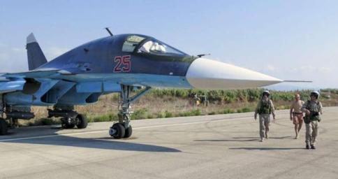 Raid Siria, Mosca raddoppia aerei: bombe sui pozzi di petrolio dell'Isis