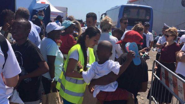 Migranti, l'Anci: "L'Europa ci aiuti o l'Italia non dia più soldi a Bruxelles"