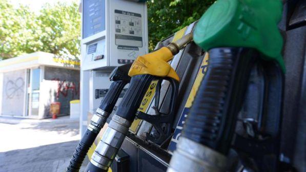Obbligo e-fattura per la benzina, Di Maio: "Tutto rinviato a gennaio 2019"