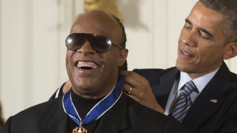 Stevie Wonder: "Il mio avvocato mi ha raggirato sfruttando la mia cecità"