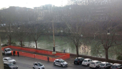 Roma, tracce di liquido tossico: il gip ordina il sequestro di un tratto del Lungotevere