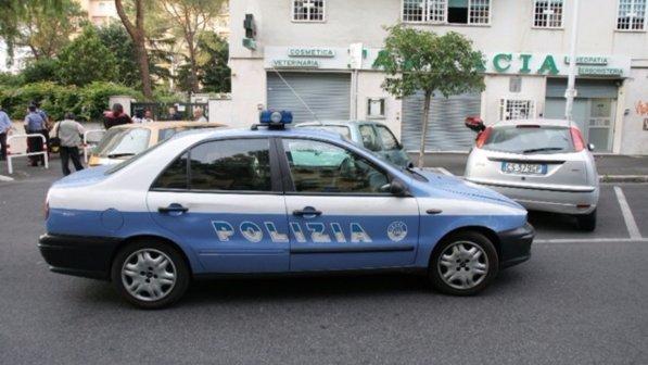 Napoli: sbucano da fogne e disarmano guardie, colpo da 200mila euro