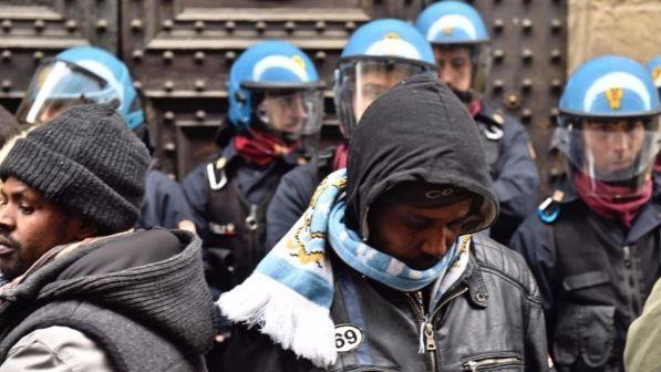 Migranti, Viminale: "Lavori socialmente utili per chi chiede lo status di rifugiato"