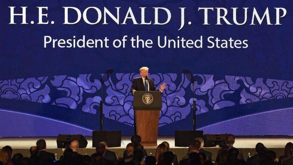 Trump al vertice Apec: "Non saremo ostaggi del dittatore nordcoreano"
