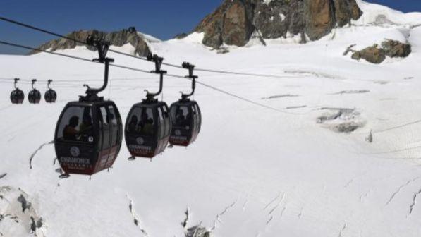 Monte Bianco, guasto a funivia Aiguille Midi: evacuazione turisti