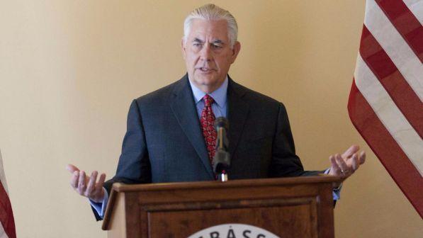 Iran, Tillerson: "Trump non certificherà l'accordo sul nucleare"