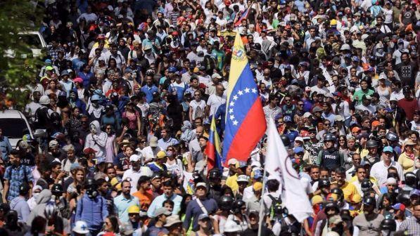 Il Venezuela rischia il default, attesa per riunione dei creditori