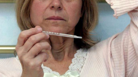 Influenza, vicini ai 400mila casi Esperti: "Troppi farmaci non servono"