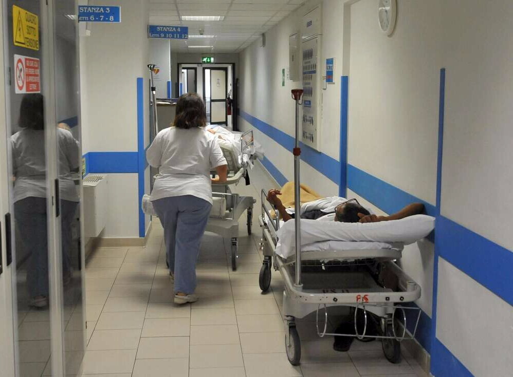 Salerno, 400 nuovi letti d'ospedale: inutilizzabili perché troppo larghi