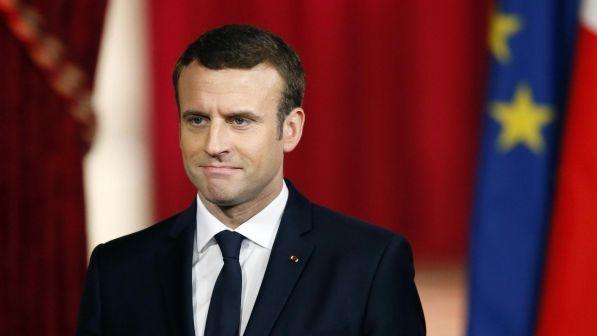 Francia, sondaggio: popolarità del presidente Macron crolla al 40%