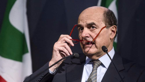 Pd, Bersani: "No a Verdini, Renzi scelga se rottamare o resuscitare"