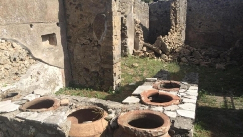 Ennesimo crollo a Pompei, questa volta cede un muro di oltre due metri