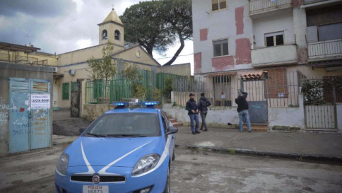Napoli, ucciso il fratello di un pentito: due colpi alla testa mentre dormiva