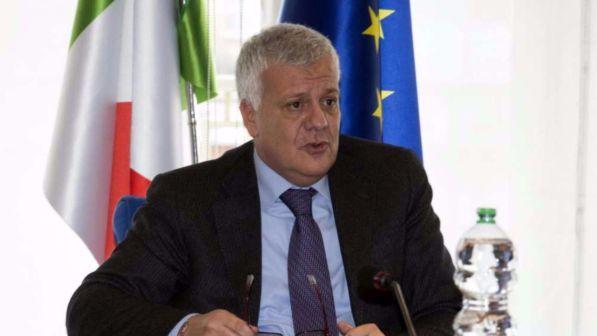 Rifiuti Roma, Galletti: serve piano, presto incontro con la Raggi