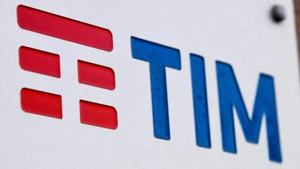 Tim, governo autorizza golden power: deleghe a membro idoneo del Cda