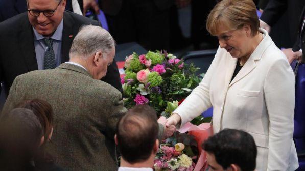 Germania, la Merkel incassa fiducia: è cancelliere per quarta volta