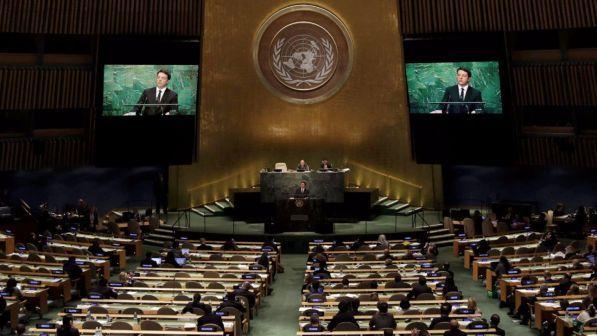 Migranti, Renzi all'Onu attacca l'Europa e ringrazia Obama: sì all'accoglienza e alla democrazia
