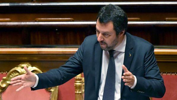 Migranti, Salvini: le navi Ong si scordino di raggiungere Italia