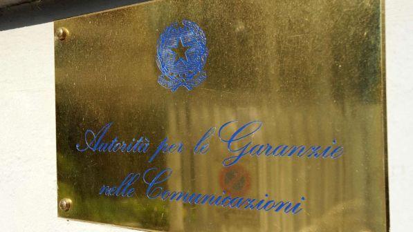 Tlc, l'Agcom alle compagnie: fattura mensile oppure sanzioni in arrivo