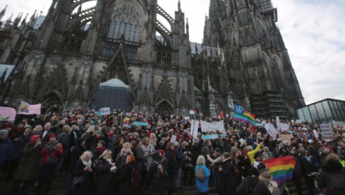 Germania, altre molestie a Capodanno: discoteca assaltata da 500 uomini