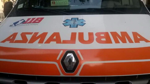 Cosenza, precipita mentre tenta di salire su balcone: morto 16enne