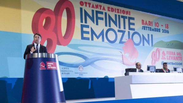 Renzi a Bari, 2 miliardi di investimenti per il Sud: "E' necessario che riparta con il resto del Paese"