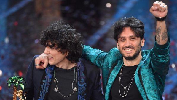 Sanremo 2018, Ermal Meta e Fabrizio Moro in trionfo con "Non mi avete fatto niente"