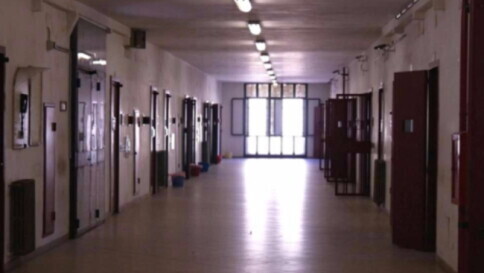Salerno, guardia alle carceri vuote