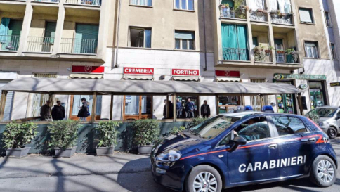 Torino, entra in un bar con la sigaretta accesa: 69enne ucciso di botte